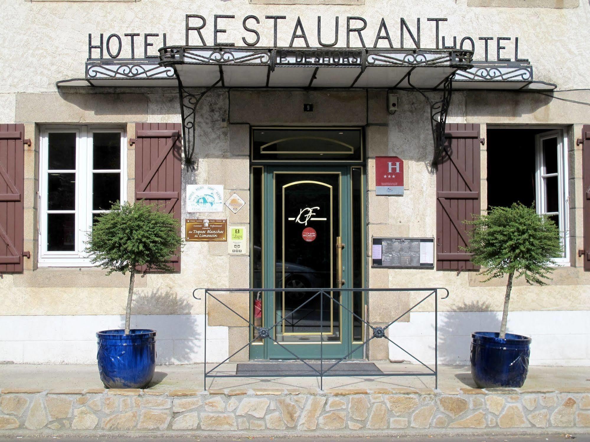 Logis Deshors-Foujanet Hotell Chamboulive Eksteriør bilde