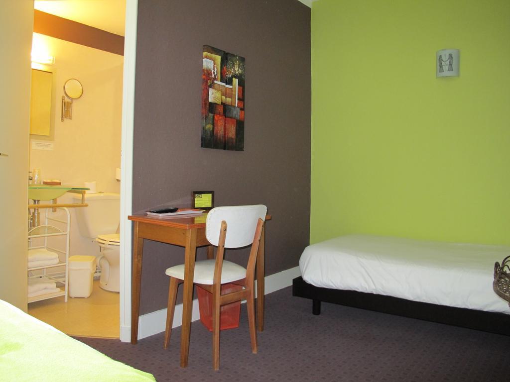 Logis Deshors-Foujanet Hotell Chamboulive Rom bilde